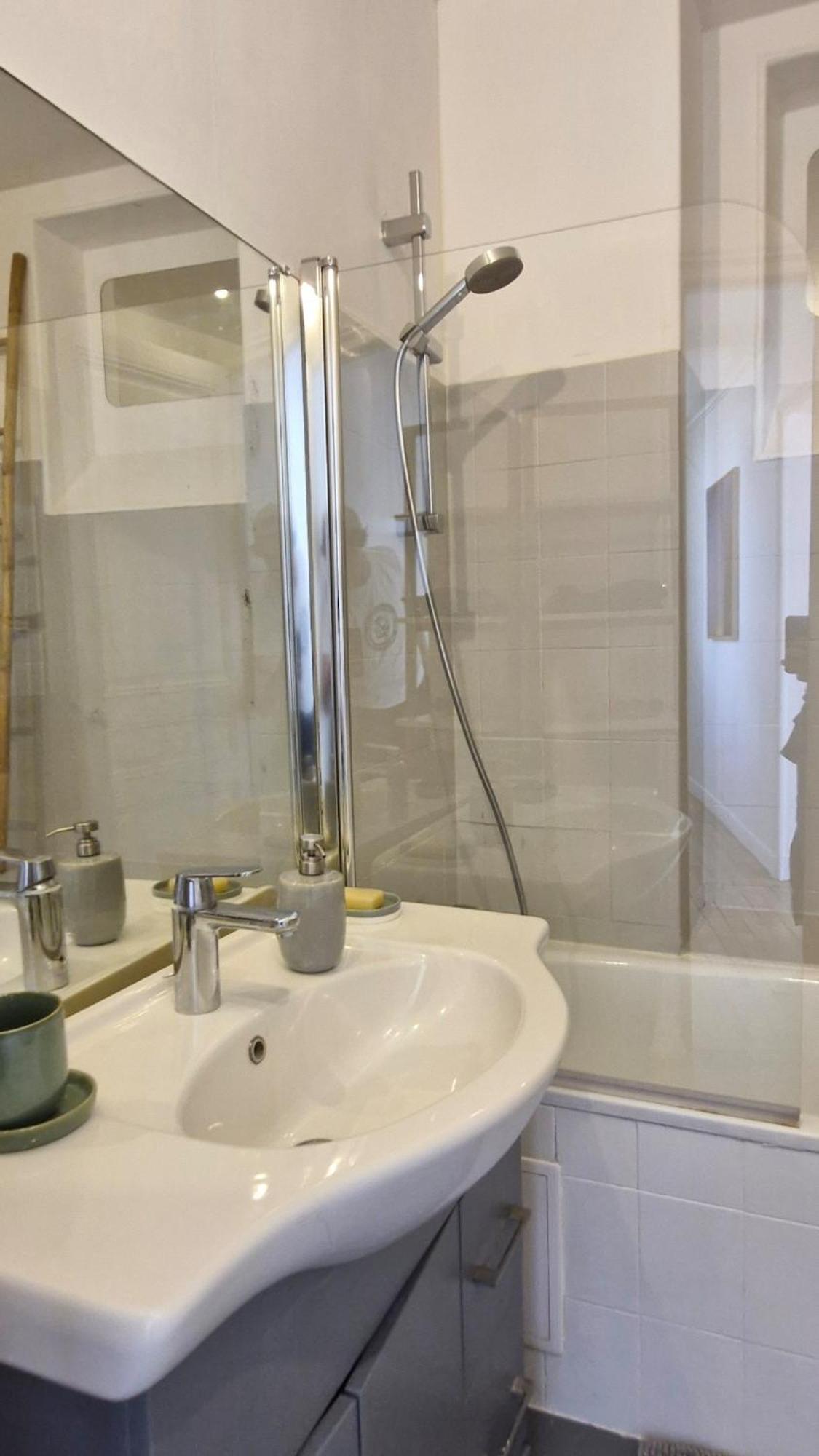 Charmant Parisien Appartement *